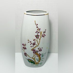 Chinese White Porcelain Oval Flower Vase With Cherry Blossom Tree And Gold Trim